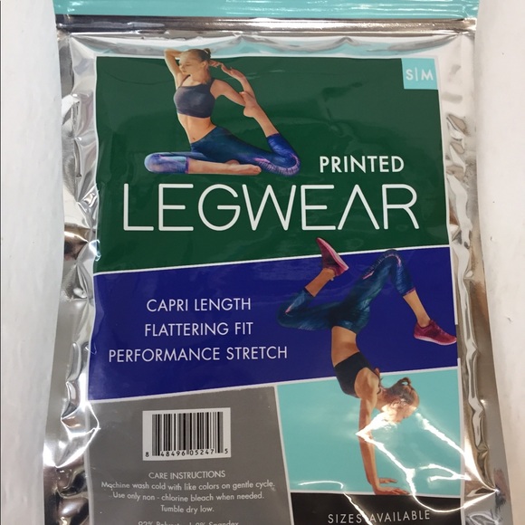 Blue Star Blue/Black Floral Capri Leggings Women’s - Picture 4 of 12